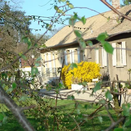 Les Communs Du Manoir Daire Écully