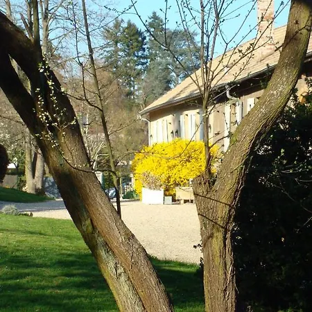 Les Communs Du Manoir Daire Écully
