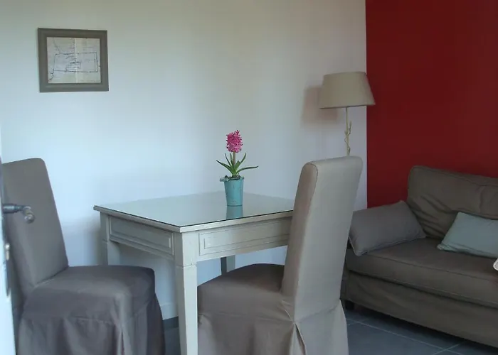 Les Communs Du Manoir Apartment