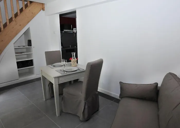 Les Communs Du Manoir Apartment *