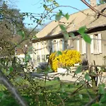 Les Communs Du Manoir Daire Écully