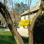 Les Communs Du Manoir Daire Écully