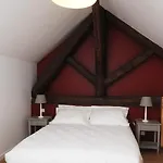 Les Communs Du Manoir Daire Écully